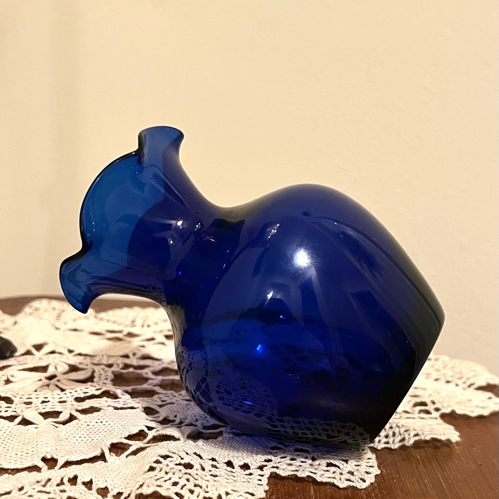 Vintage MCM Cobalt Blue Art Glass Vase • Black Ruffled Rim 4.5” - Picture 5 of 7